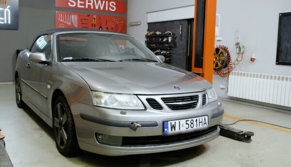Saab 9-3 - bez dachu, ale z choinką na desce rozdzielczej!