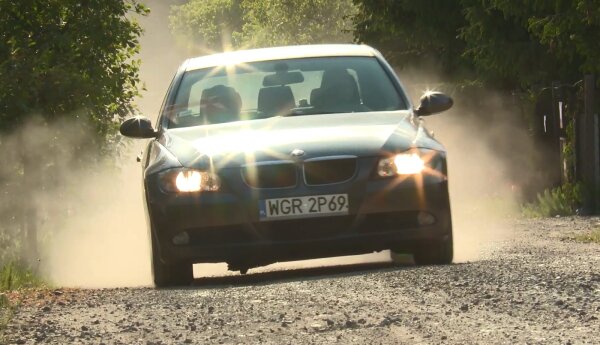 "Trójka" E90 czy Cee'd kombi?